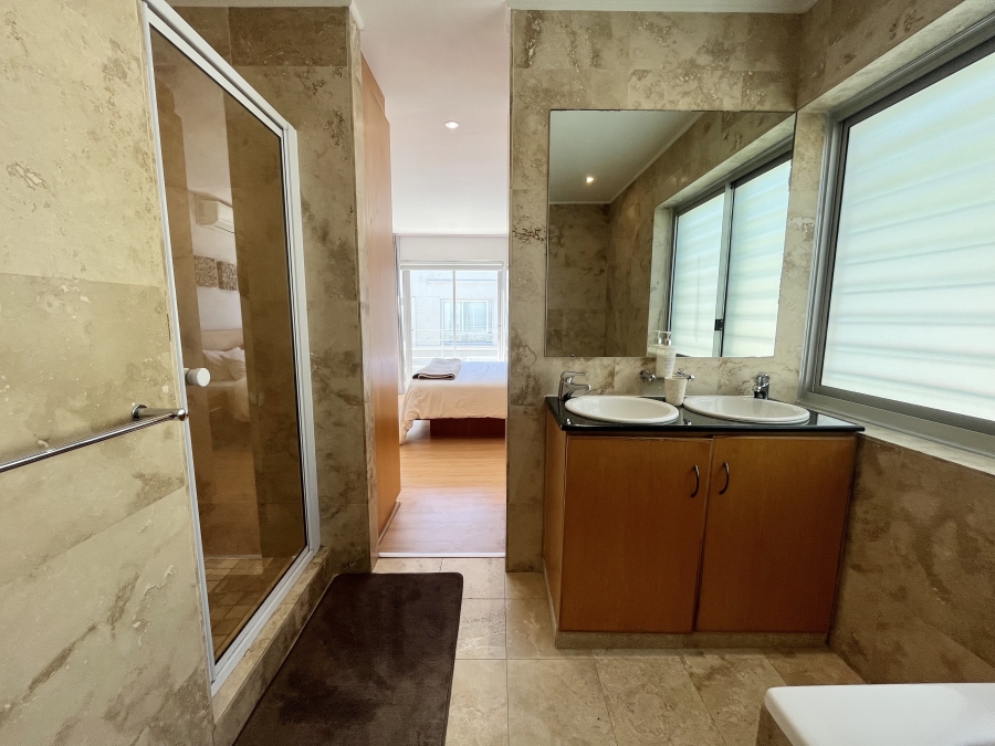 To Let 2 Bedroom Property for Rent in Sea Point Western Cape